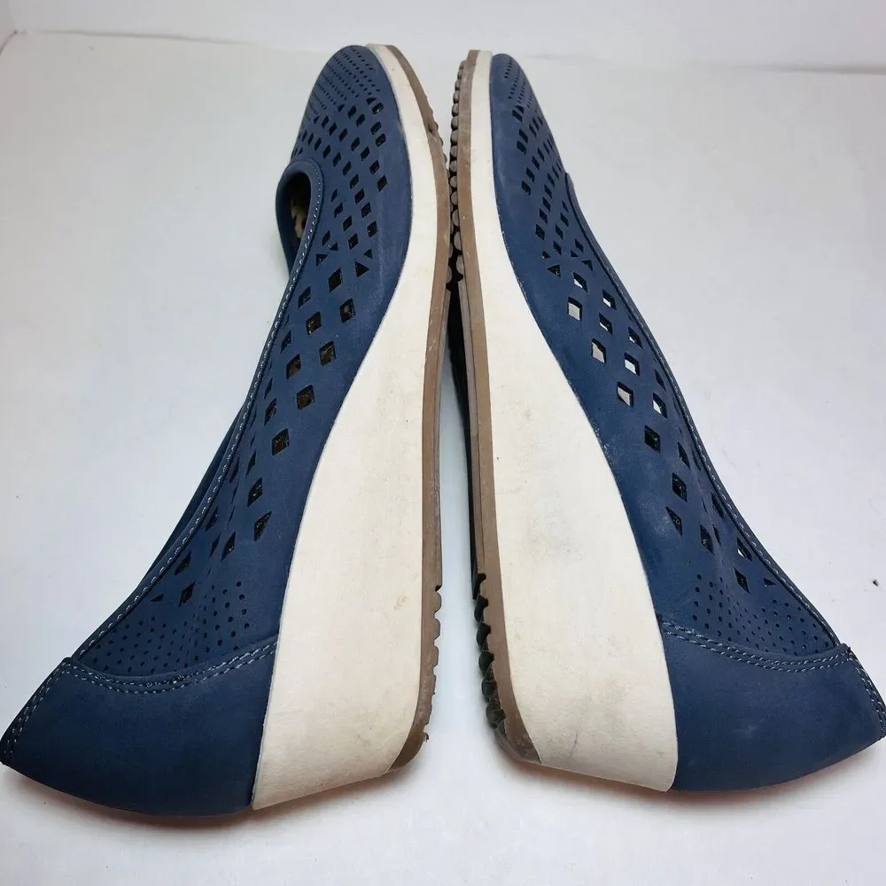 Naturalizer BRINA Blue Shoes Size 9.5M Wedge Heels Laser Cut Comfort Closed‎ Toe